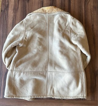 Chaqueta de piel beige y marrón