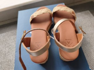 Sandalias Popa Beige y Doradas