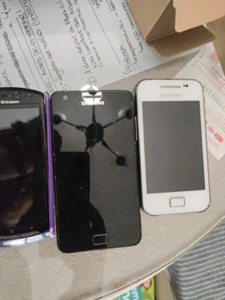 Lote 3 cellulari antichi Samsung, Sony Ericsson...