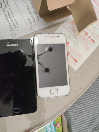 Lote 3 cellulari antichi Samsung, Sony Ericsson...