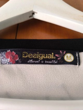 BLUSA DESIGUAL BLANCA TALLA M