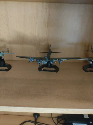 Aviones de guerra a escala