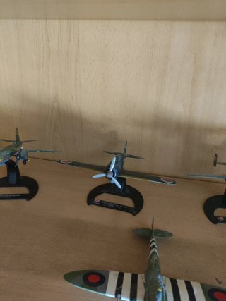 Aviones de guerra a escala