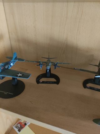 Aviones de guerra a escala