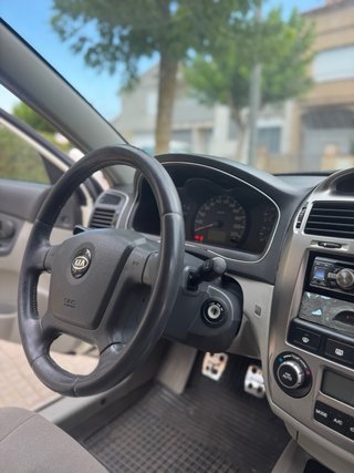 kia cerato 2004