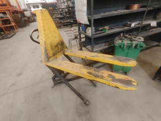 Transpaleta manual 1000kg hasta 1m