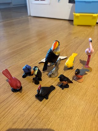 Conjunto de 9 figuras de aves