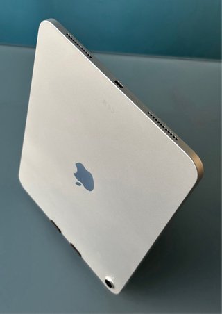iPad A16 da 128GB Argento Come Nuovo Con '0' Cicli
