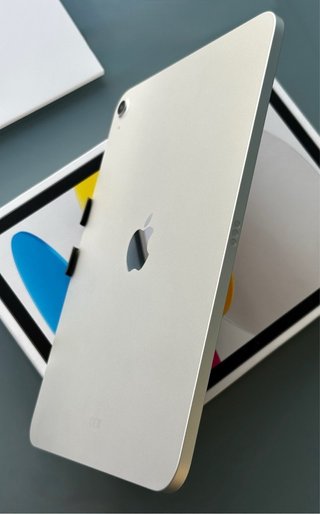 iPad A16 da 128GB Argento Come Nuovo Con '0' Cicli