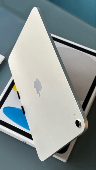 iPad A16 da 128GB Argento Come Nuovo Con '0' Cicli