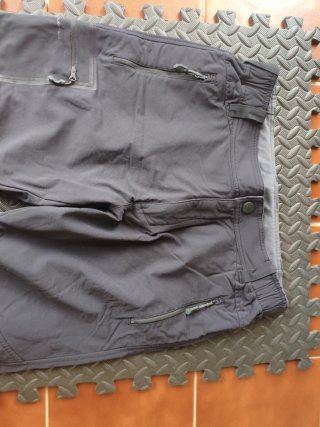 Pantaloni da escursionismo grigi
