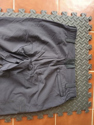 Pantaloni da escursionismo grigi