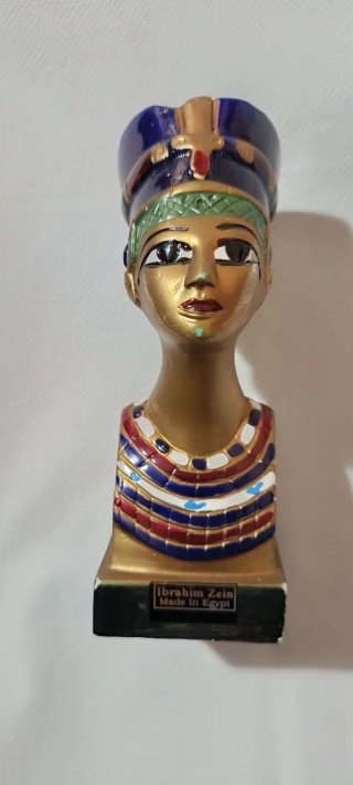 Busto Nefertiti  Jeroglíficos, pintado a mano.