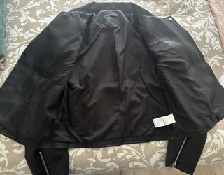 Chaqueta cuero SHEIN negra