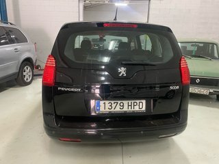 Peugeot 5008 2012