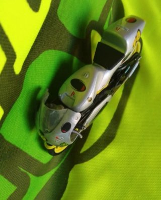 Moto a escala Yamaha Oliver Jak