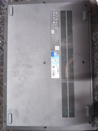 Lenovo Ryzen 5 - 8 GB RAM
