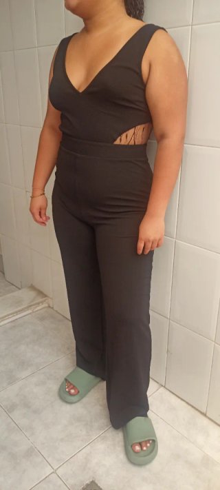 Mono negro talla L con detalles
