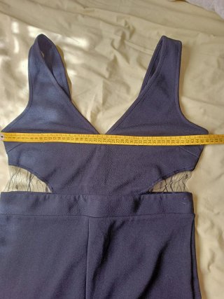 Mono negro talla L con detalles