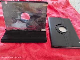 Custodia nera girevole per tablet