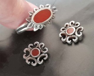 Anillo y pendientes de plata y coral
