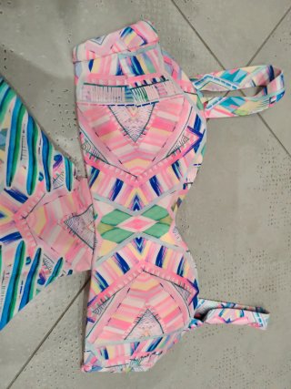 Trikini multicolor con estampado geométrico
