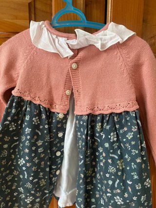 Vestido de niña floral con chaqueta rosa