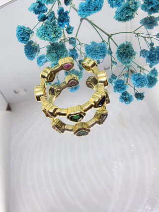 Anillo Corazón Oro con Piedras Verdes y Rosas