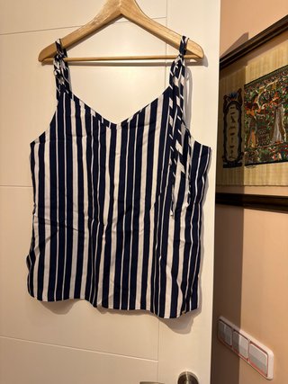 Top de tirantes rayas azul y blanco