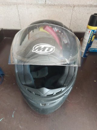 Casco de moto MT talla L en buen estado
