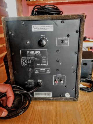 Sistema de Sonido Philips 2.1 Subwoofer + 2 Parlan