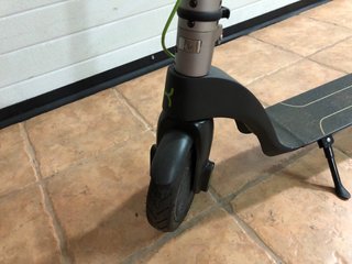 Patinete eléctrico Cecotec modelo bongo serie A