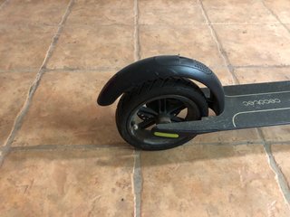 Patinete eléctrico Cecotec modelo bongo serie A