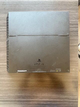 PS4 (PlayStation 4) + controller + 4 giochi