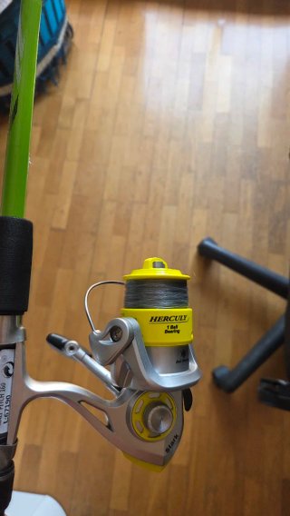 Caña de pesca y carrete Stark 200 V