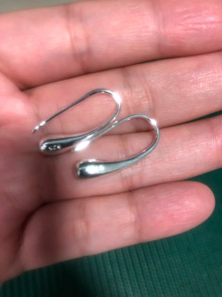 Set di 4 gioielli con orecchini, bracciale e anello
