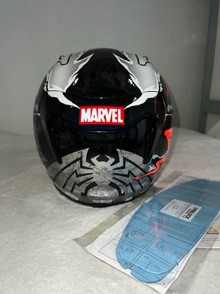 Casco Venom x marvel