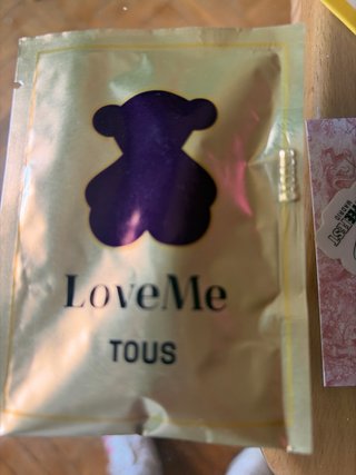 Perfume Tous Love Me, Neceser y Llavero