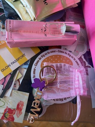 Perfume Tous Love Me, Neceser y Llavero