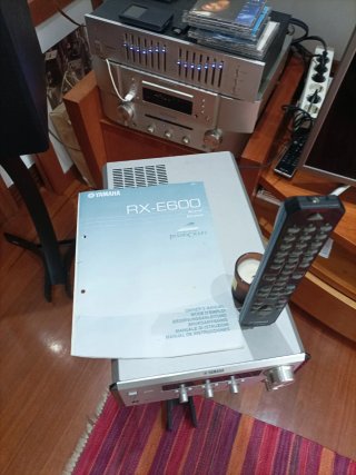 Amplificador Yamaha RX-E600 Plata