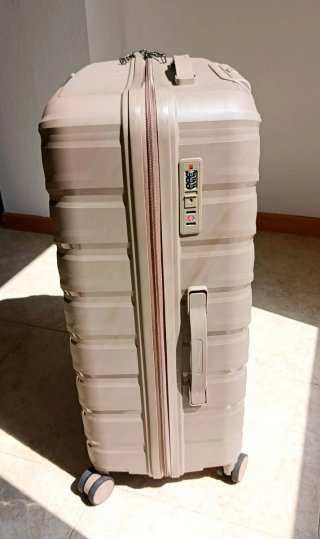 Maleta resistente beige