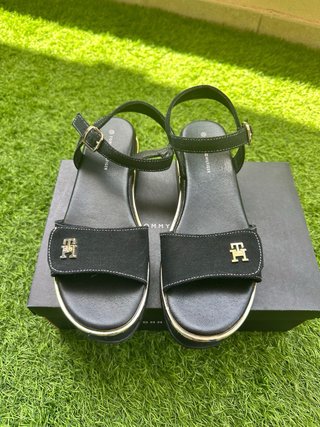 Sandalias Tommy Hilfiger Talla 39 Negras Doradas