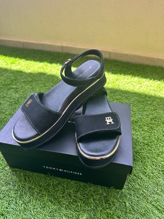 Sandalias Tommy Hilfiger Talla 39 Negras Doradas