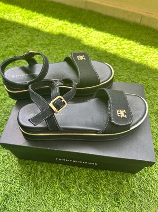 Sandalias Tommy Hilfiger Talla 39 Negras Doradas