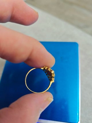 Anillo Oro 18k con Piedra Roja