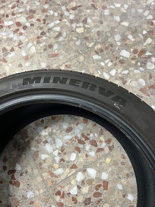 Neumático Minerva 245/40ZR20-99Y