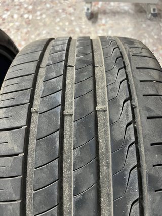 Neumático Minerva 245/40ZR20-99Y
