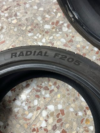 Neumático Minerva 245/40ZR20-99Y
