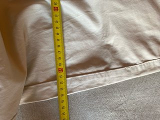 Pantalón pitillo beige