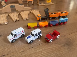 Tren madera Hape y Brio